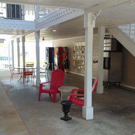 The Candle Light In Branson Exterior photo